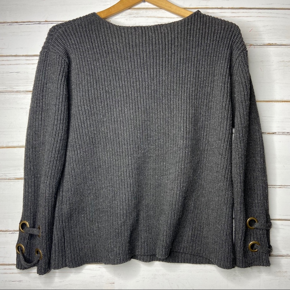 Gray V-neck Sweater - Picture 4 of 6